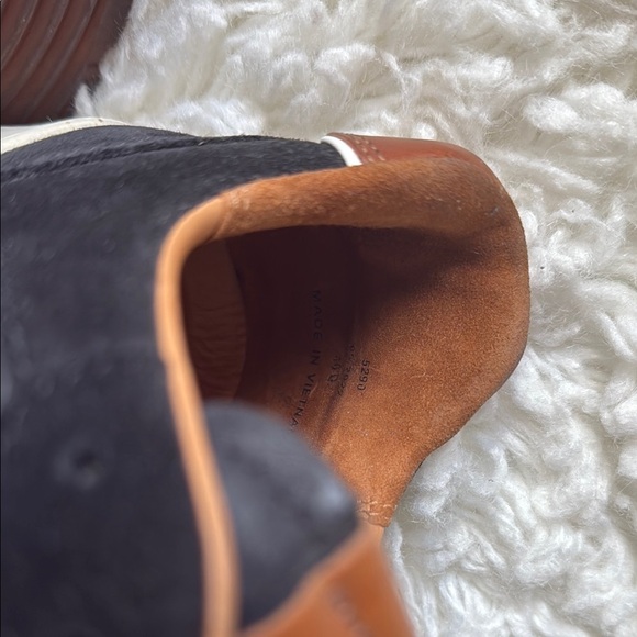 ALLEN EDMONDS- Port Washington 1922 - Size 10 Men's Black and Brown Snea… - Picture 7 of 8